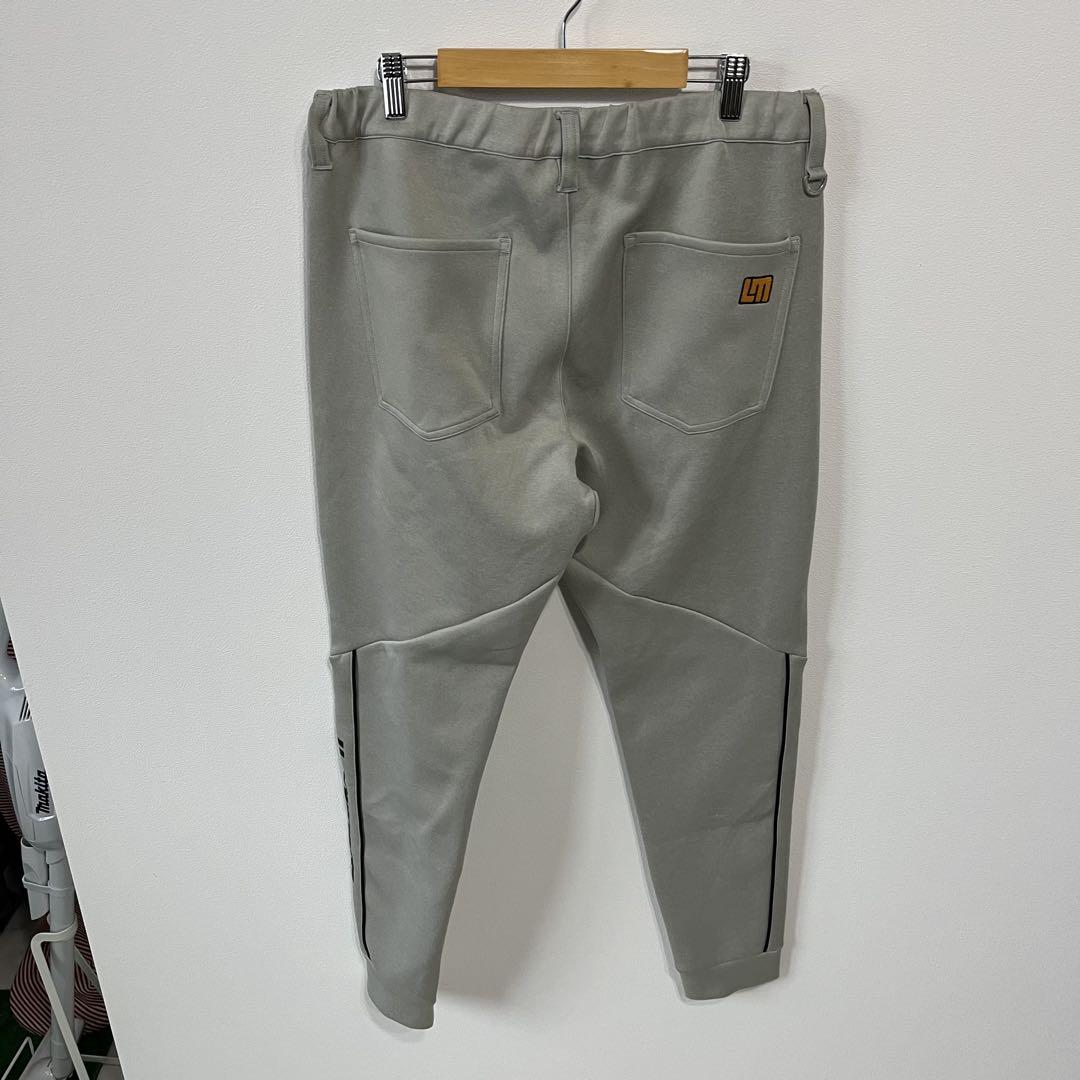 ラウドマウスグレー スウェット フルジップパーカーとパンツ