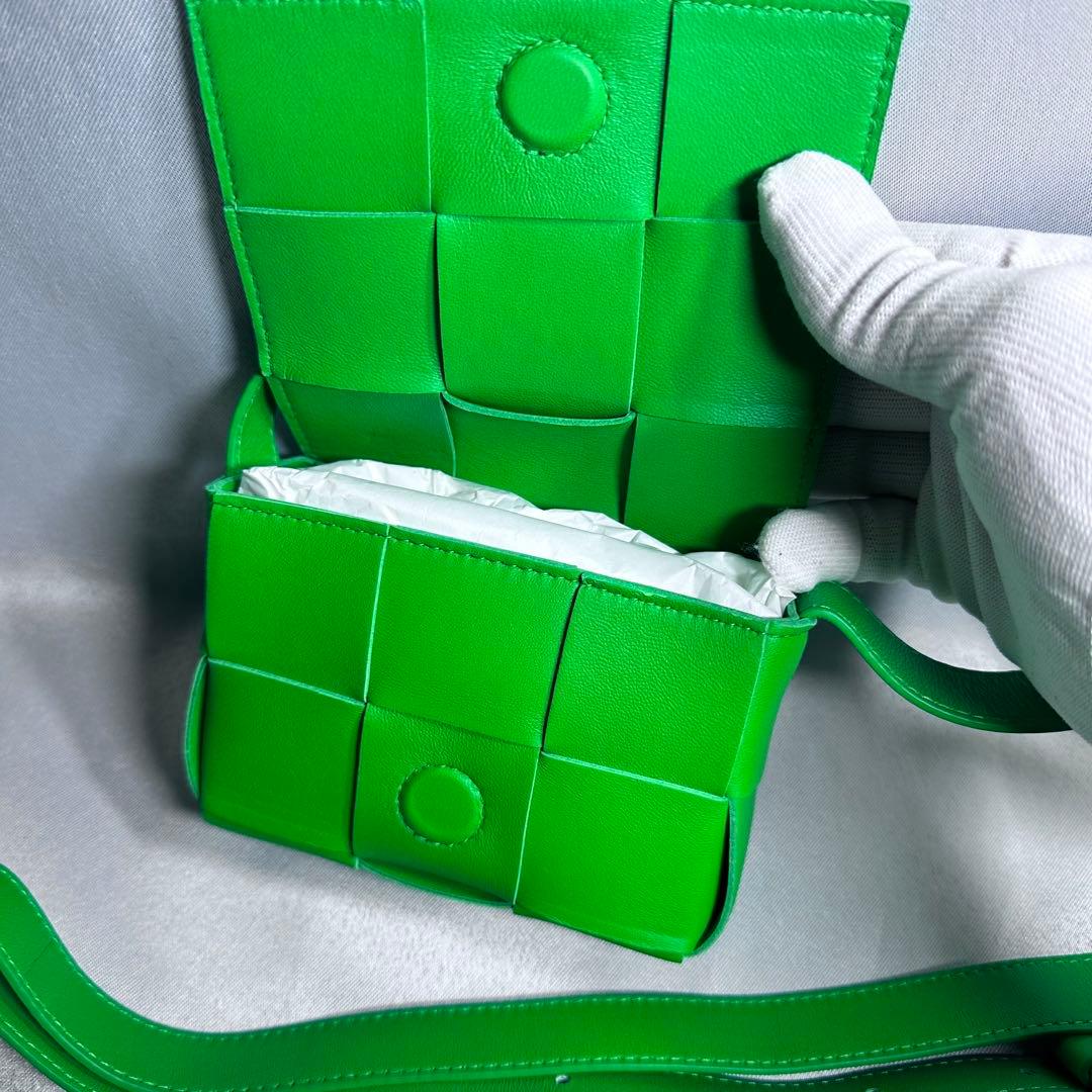 【新品/未使用】BOTTEGA VENATA クロスボディバッグ 【新品/未使用】BOTTEGA VENATA クロスボディバッグ