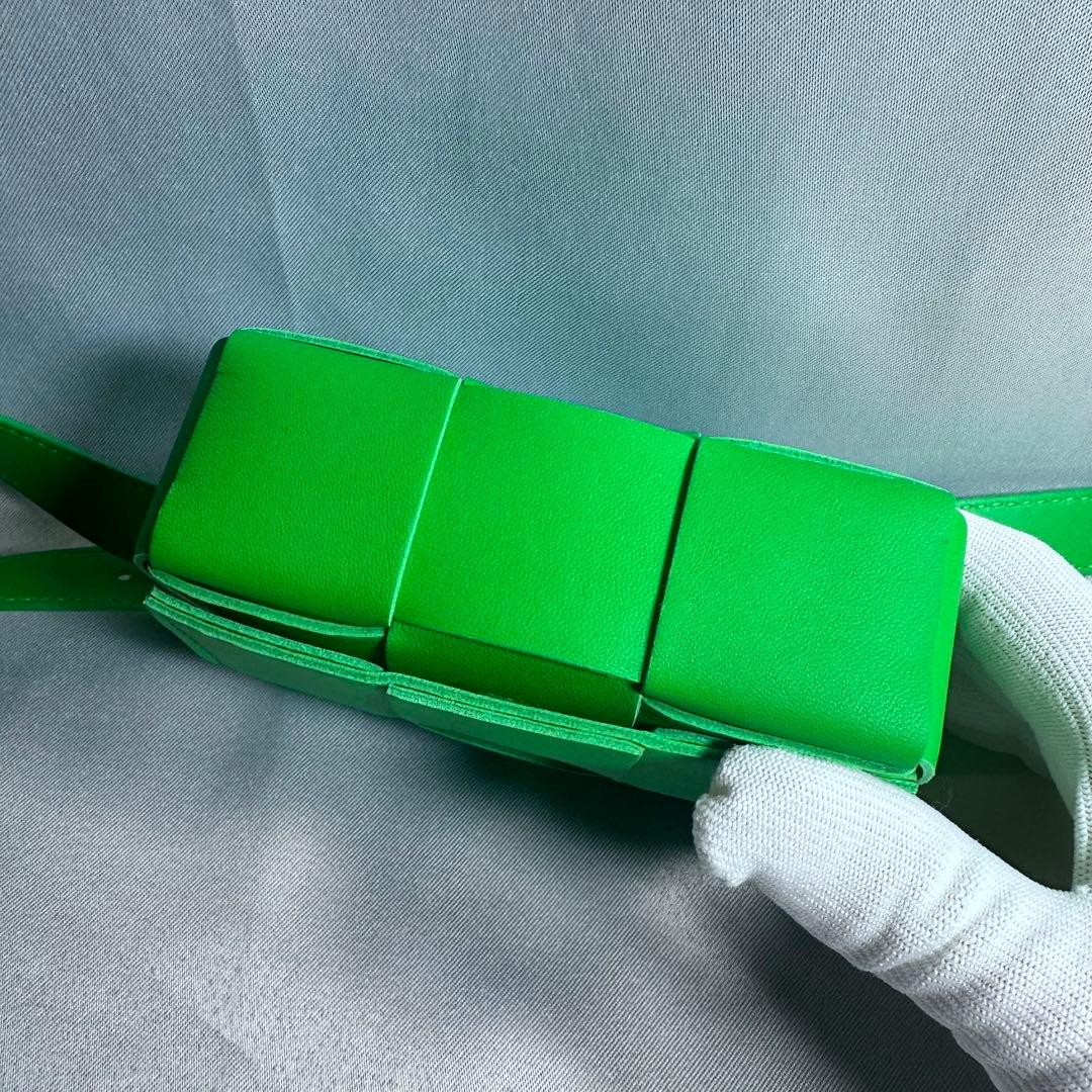 【新品/未使用】BOTTEGA VENATA クロスボディバッグ 【新品/未使用】BOTTEGA VENATA クロスボディバッグ