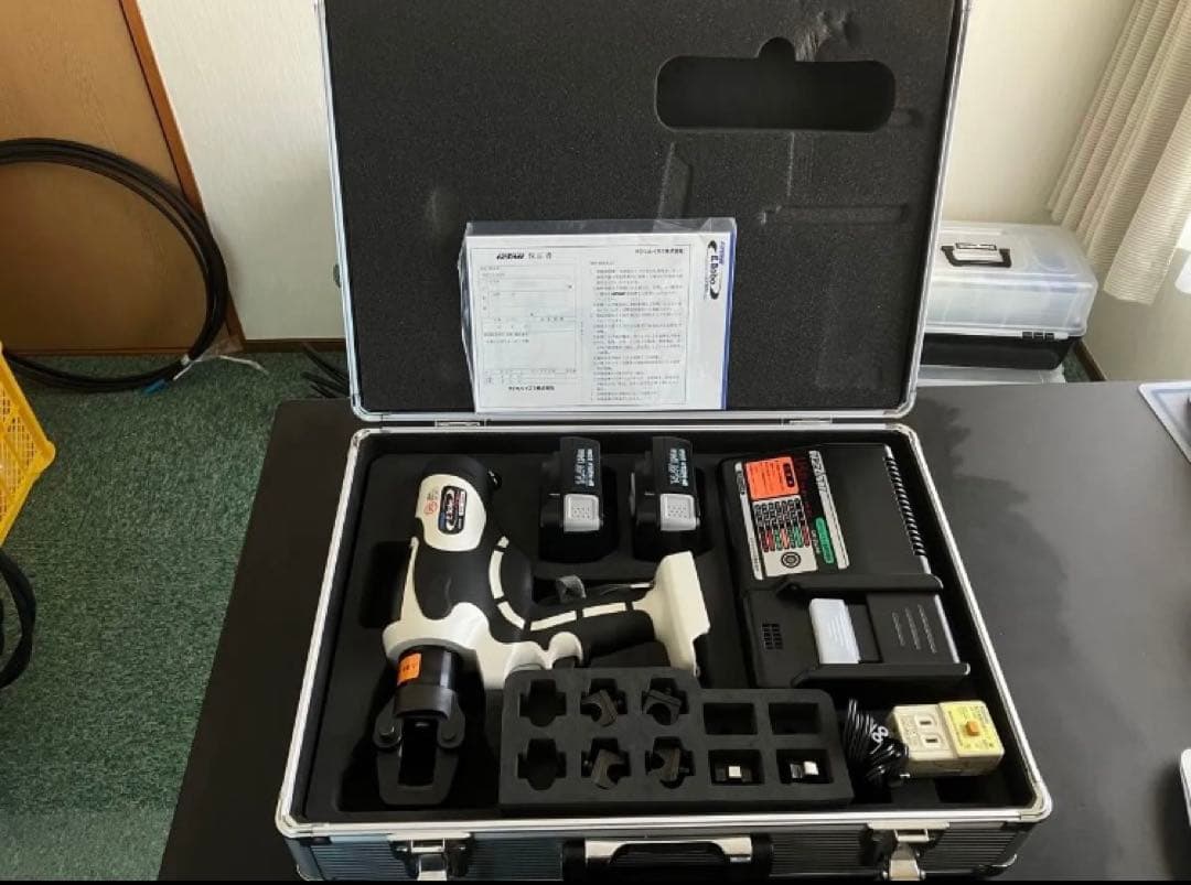 REC-Li60S 電源端子用電動油圧式圧着工具 圧着工具 アルミケースやや傷や汚れあり