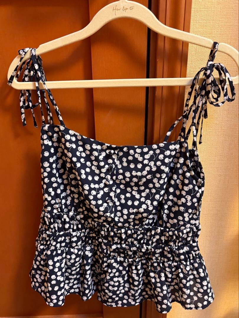 【Her lip to】Cherry Pattern Strap Top