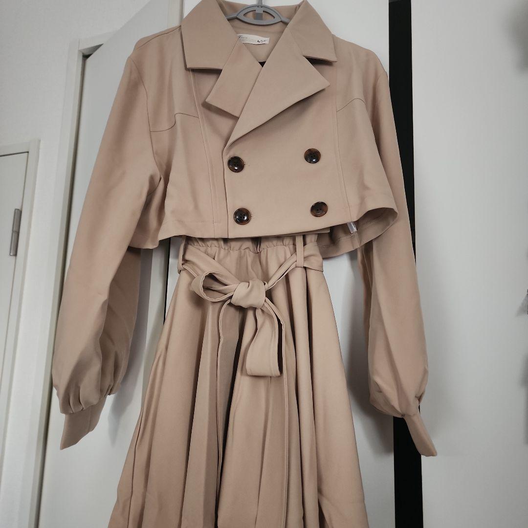 favorite トレンチコート風スクエアドレープワンピース