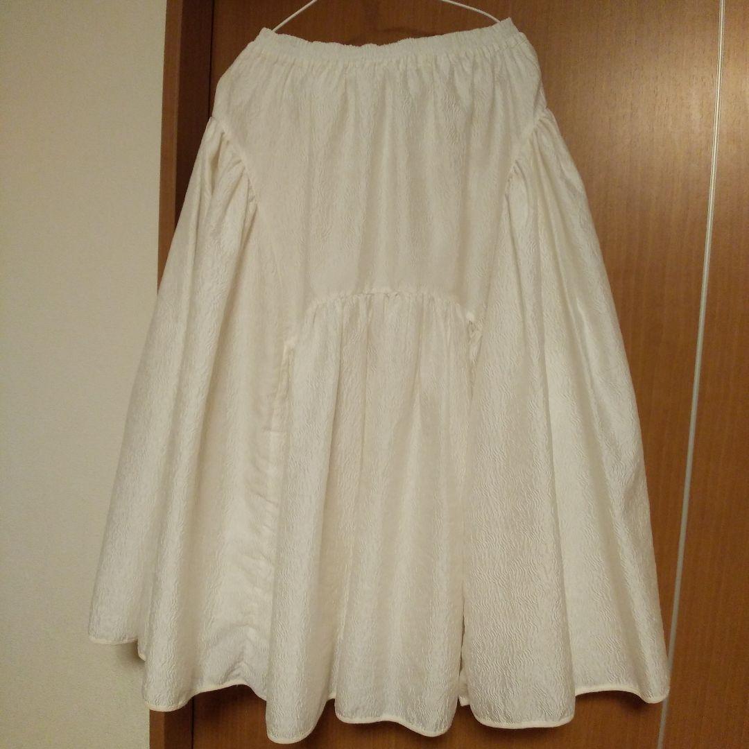 ランキングや新製品 美品⭐セシリーバンセン シルク フレアロングスカート ホワイト スカート