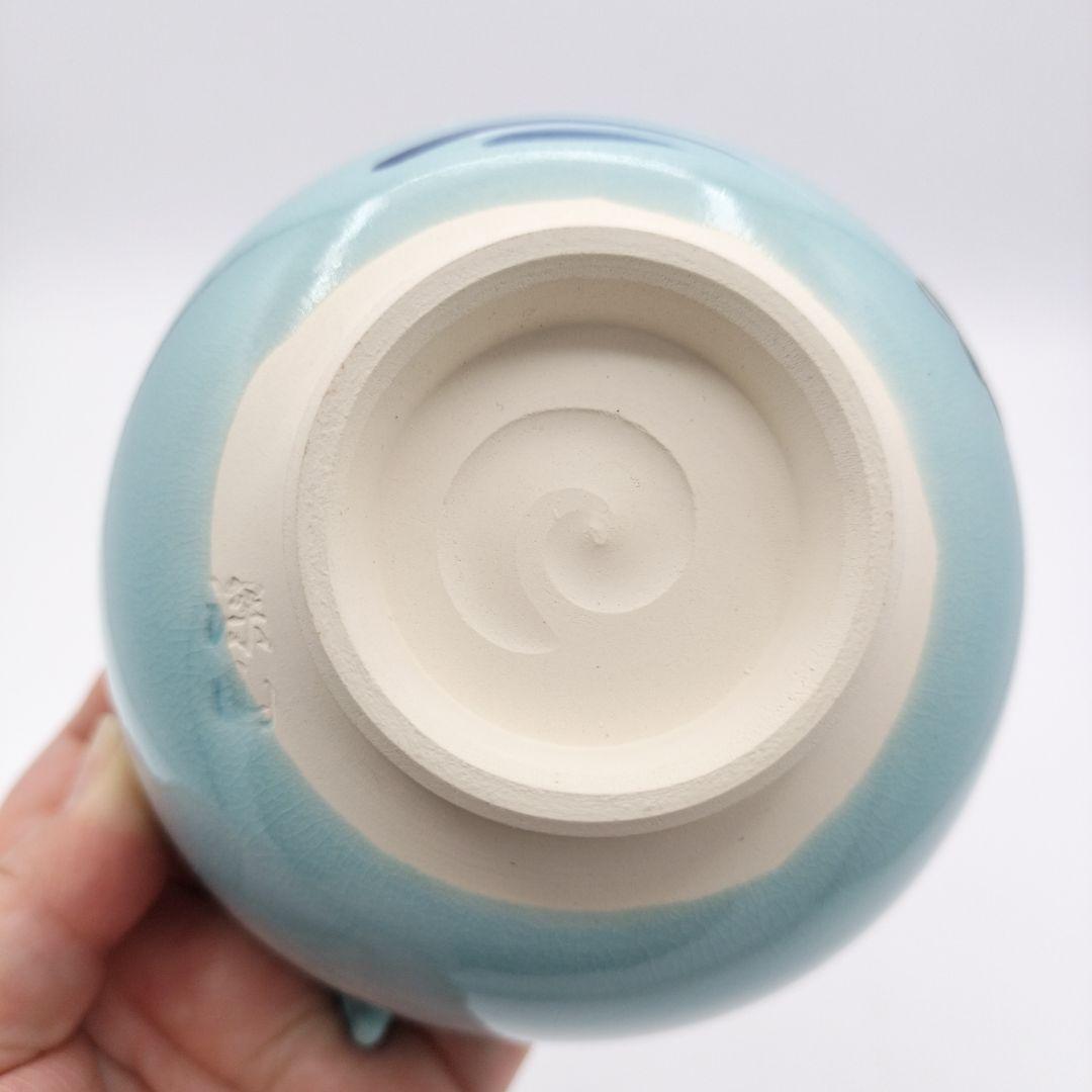 113 新品　茶碗　青釉「青楓に川蝉」　東山　深山　茶道