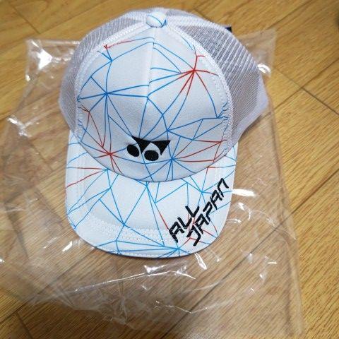 YONEX