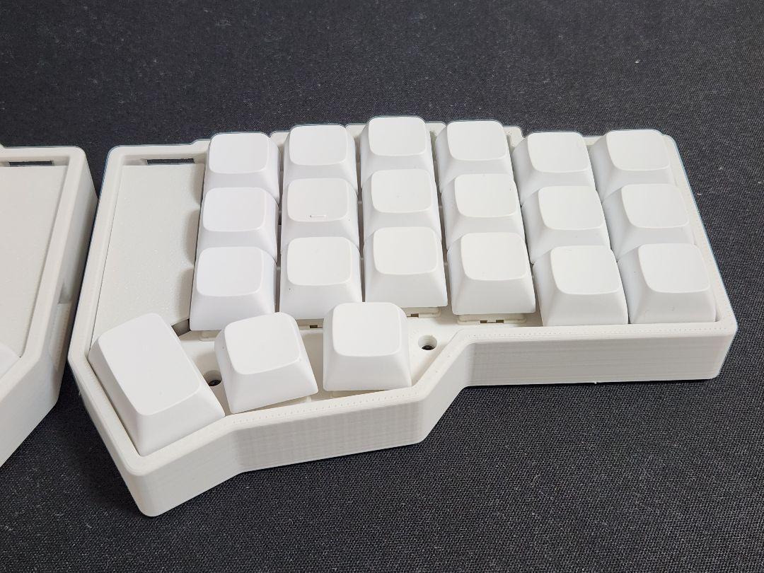 Corne V3 完成品 Bluetooth 自作キーボード 左右分割 ホワイト Corne V3 完成品 Bluetooth 自作キーボード 左右分割 ホワイト