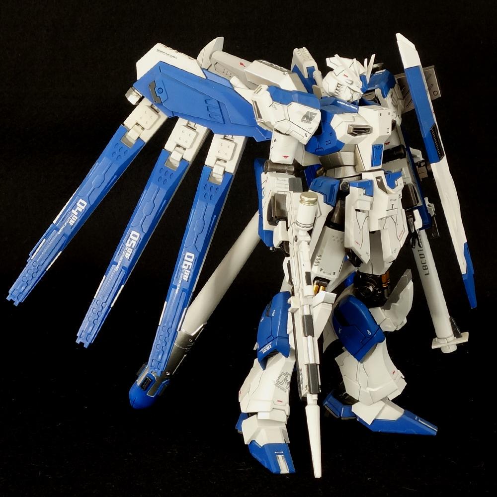 1/144　Hi-νガンダム　塗装済み完成品プラモデル　非HGUC・RG