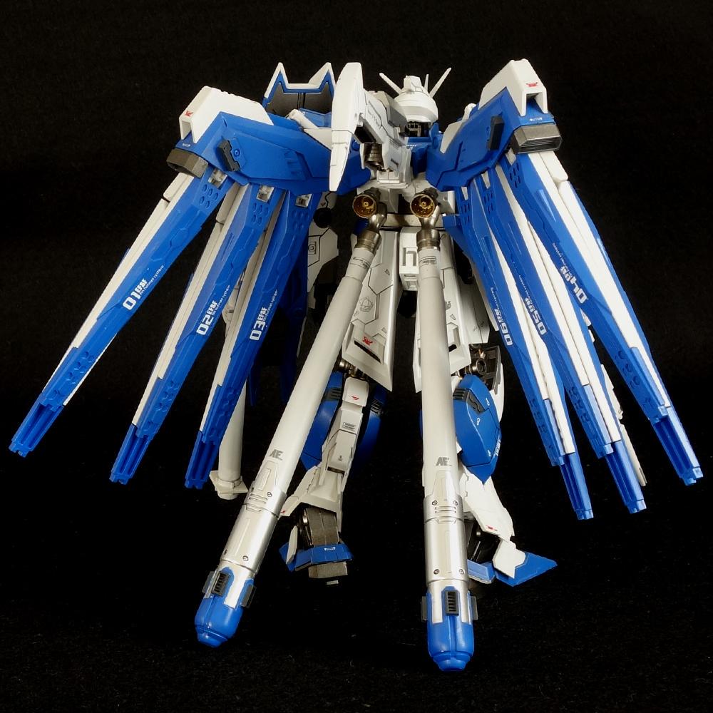 1/144　Hi-νガンダム　塗装済み完成品プラモデル　非HGUC・RG