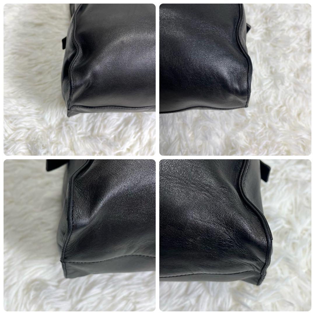 美品　プラダ　レザー　ショルダーバッグ　ブラック　ギャランティーカード付属 美品✨ PRADA ショルダーバッグ 黒 レザー 型押し ギャランティ