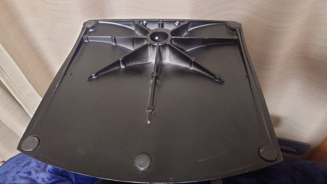 【4画面用】エルゴトロン DS100 モニターデスクスタンド 24インチ 【4画面用】エルゴトロン DS100 モニターデスクスタンド 24インチ