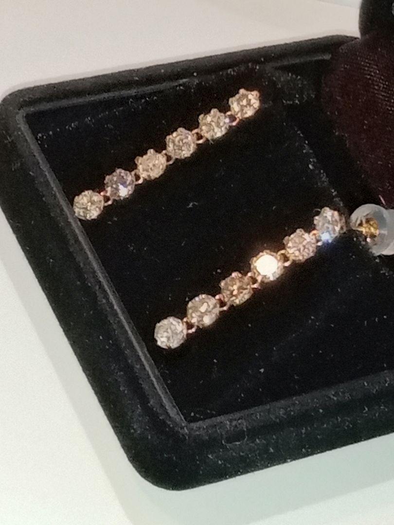 K18 天然ダイヤモンド ピアス 2.00カラットΩ
