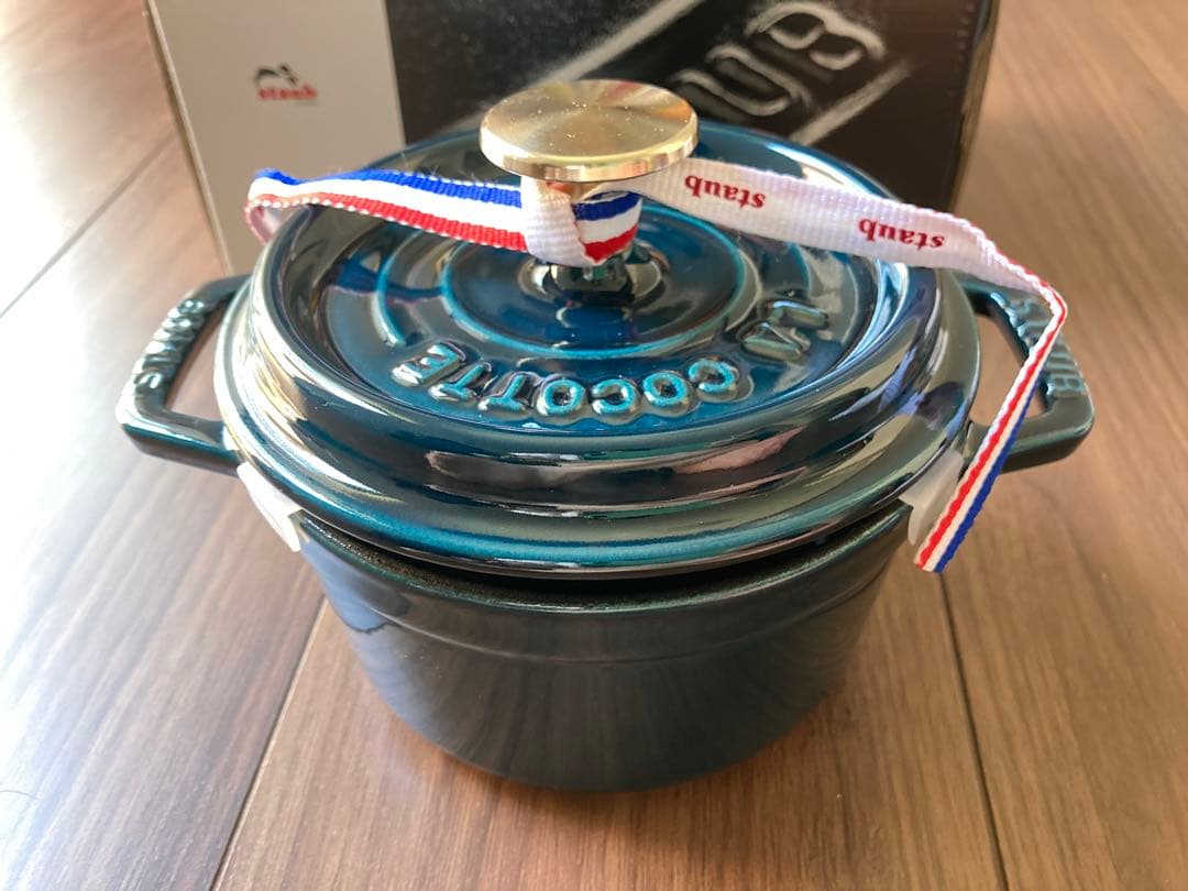 【新品未使用品】staub ピコ ココット ラウンド 14 ラメール 真鍮ノブ 【新品未使用品】staub ピコ ココット ラウンド 14 ラメール 真鍮ノブ