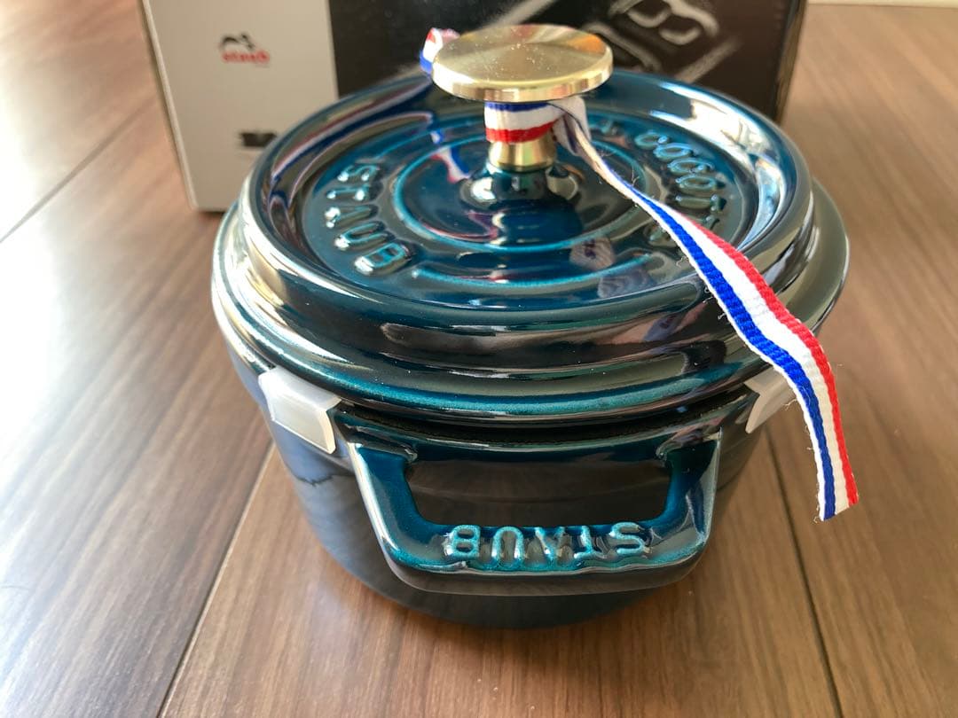 【新品未使用品】staub ピコ ココット ラウンド 14 ラメール 真鍮ノブ 【新品未使用品】staub ピコ ココット ラウンド 14 ラメール 真鍮ノブ