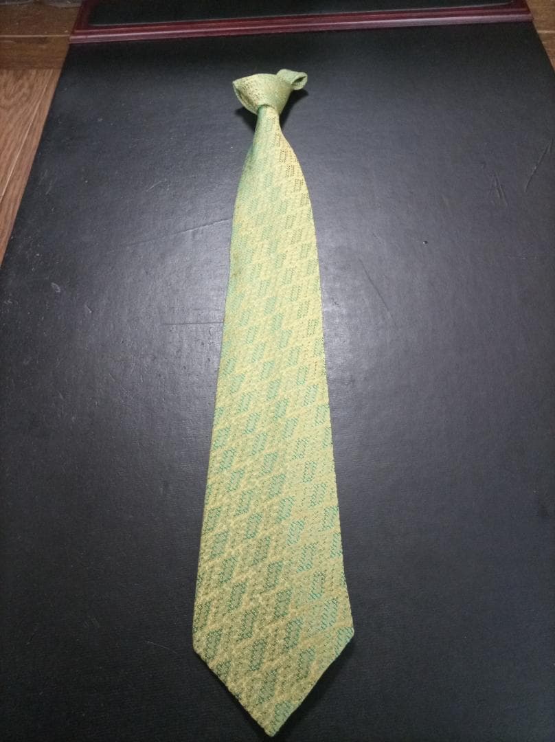 大人気‼️最高級ヴェルサーチェネクタイ イエロースタイリッシュ特価‼️