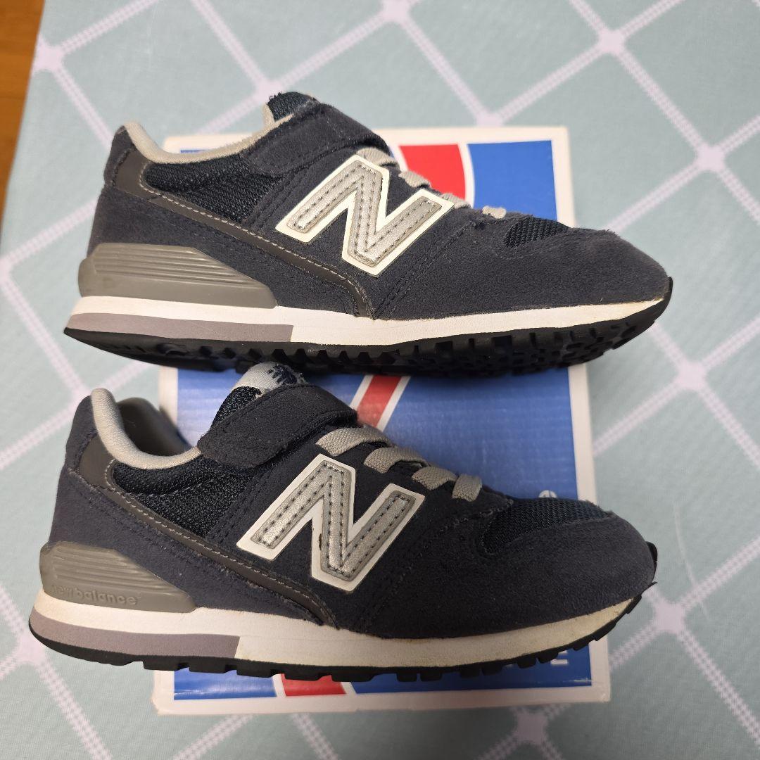 New Balance ネイビー スニーカー New Balance ネイビー スニーカー - メルカリ