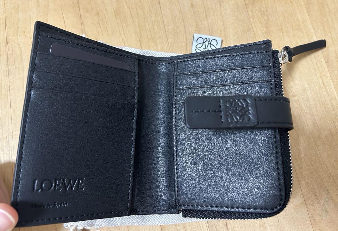 LOEWE ロエベ 二つ折り財布 ブラック LOEWE ロエベ 二つ折り財布 ブラック
