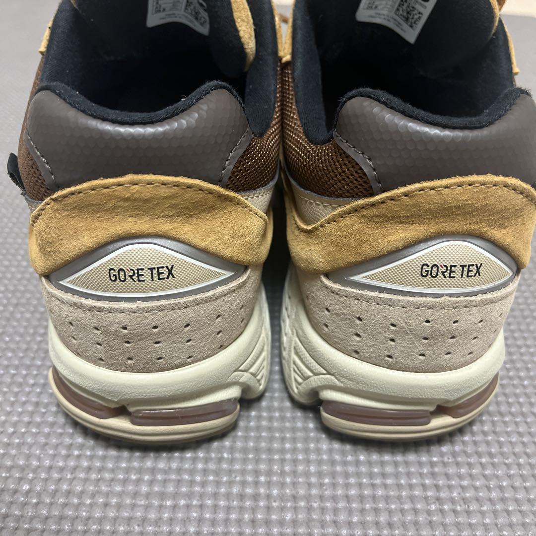 New Balance 2002R GORE-TEX ブラウン