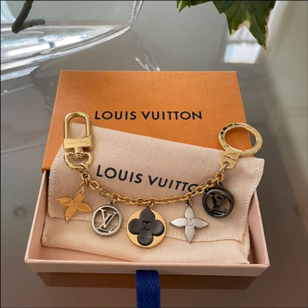 最も ショルダーバッグ-Louis Vuitton オンザゴーPM チャーム付き 熱販売 《しましま様専用》ソーホー ショルダーバッグ ショルダーバッグ