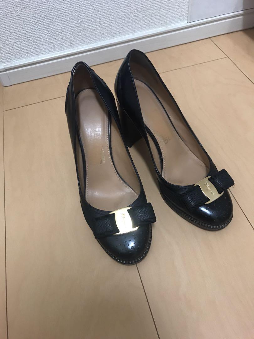 【美品】フェラガモ　ヴァラ　ラバーパンプス 楽天市場】フェラガモ ラバー シューズの通販