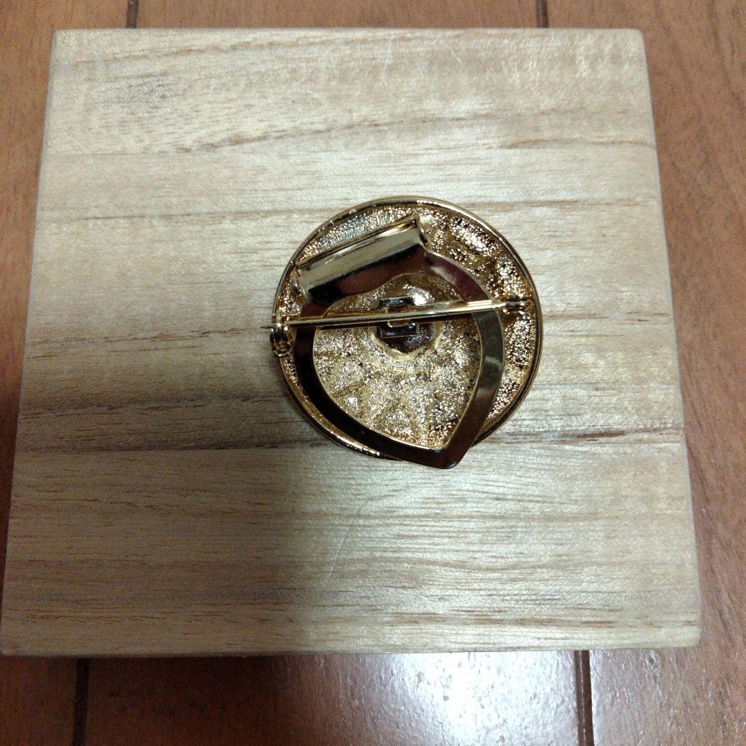 ゴールド 紫色の石 ブローチ ゴールド 紫色の石 ブローチ