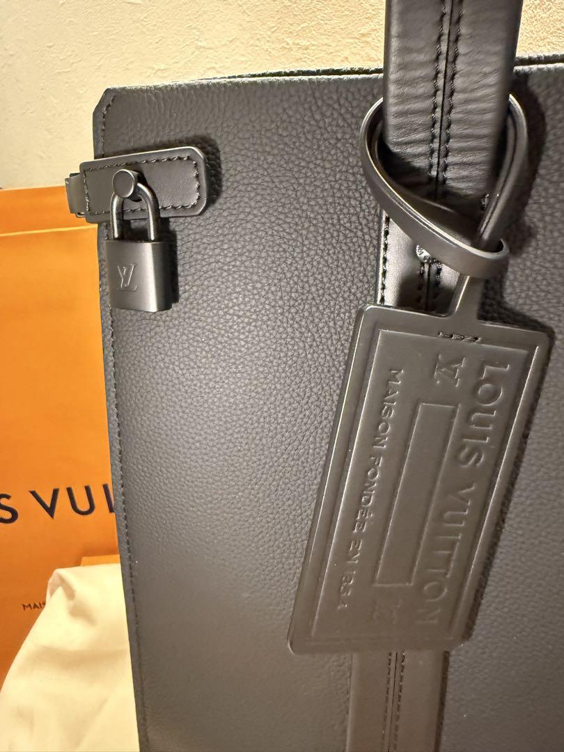 Louis Vuitton 黒 レザーバッグ　トートバッグ