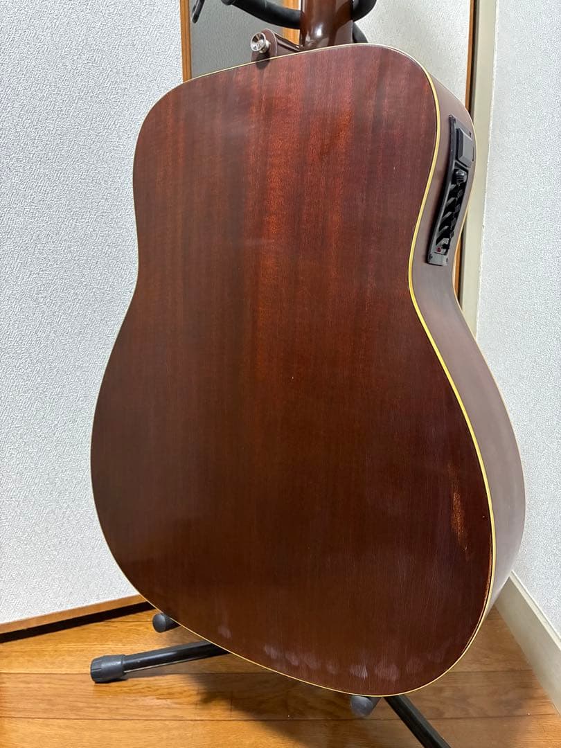 日本製 YAMAHA(ヤマハ)FG-200J 黒ラベル アコギ 日本製 YAMAHA(ヤマハ)FG-200J 黒ラベル アコギ