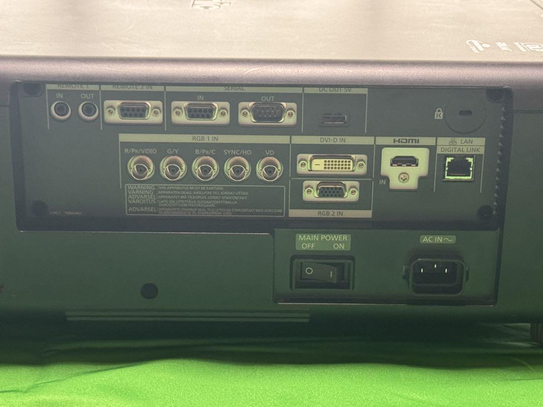 Panasonic PT-DW750 WXGA プロジェクター本体