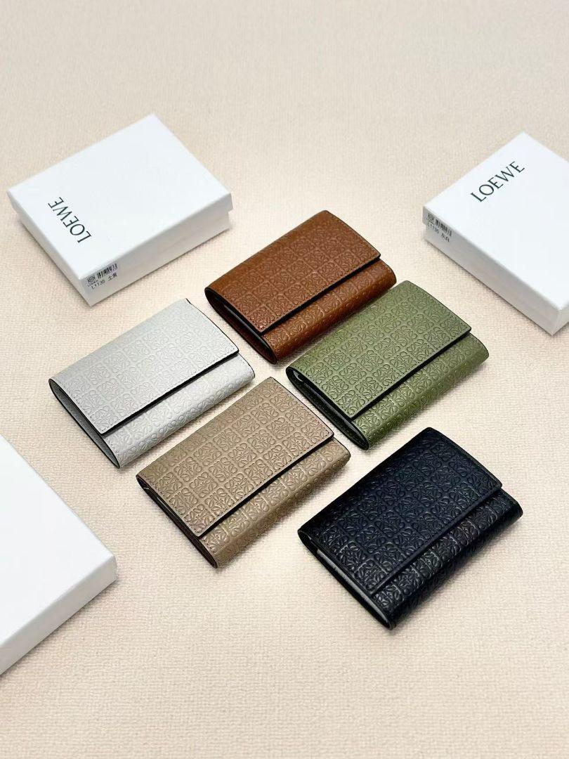 LOEWE 三つ折り財布 4色展開