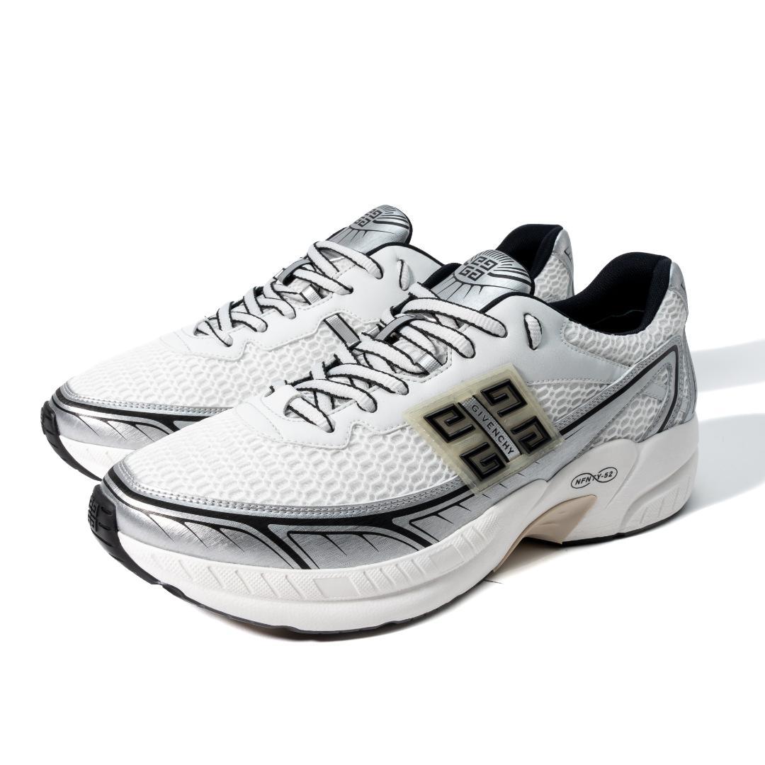 新品 Givenchy NFNTY-52 ランナー スニーカー