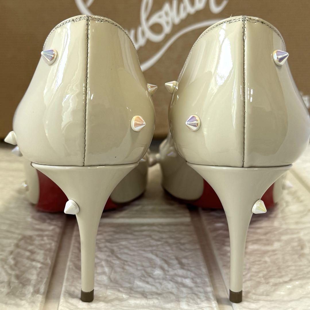 【未使用級】クリスチャンルブタン パンプス 36 23㎝ レザー スタッズ 白 未使用級】クリスチャンルブタン パンプス 36 23㎝ レザー