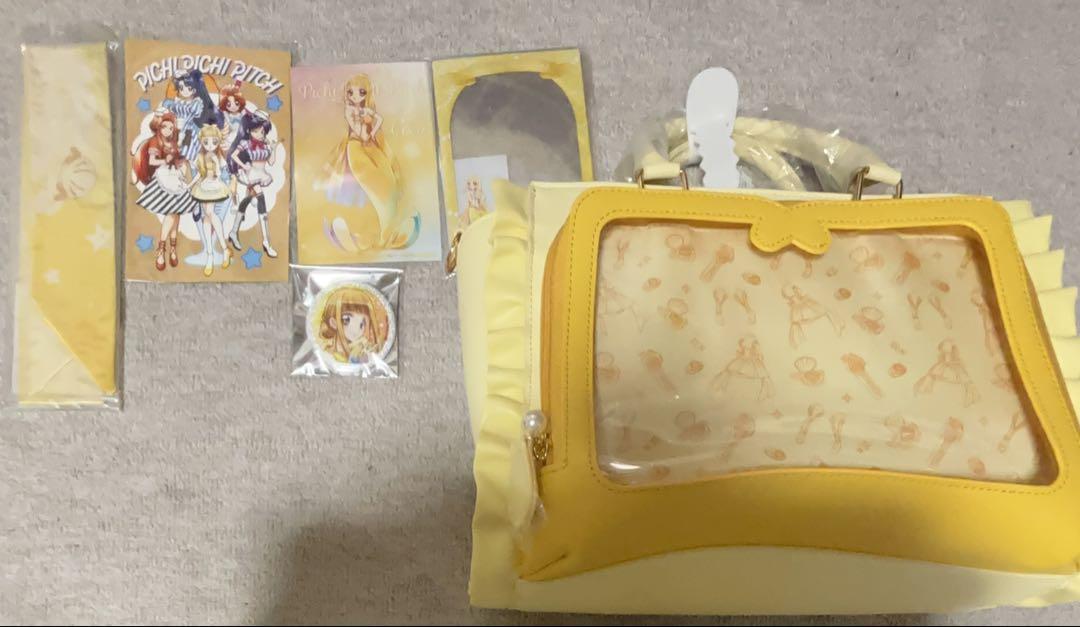 ぴちぴちピッチ バースデーセット ココ　フリルハンドバッグ　缶バッジ　カラ鉄