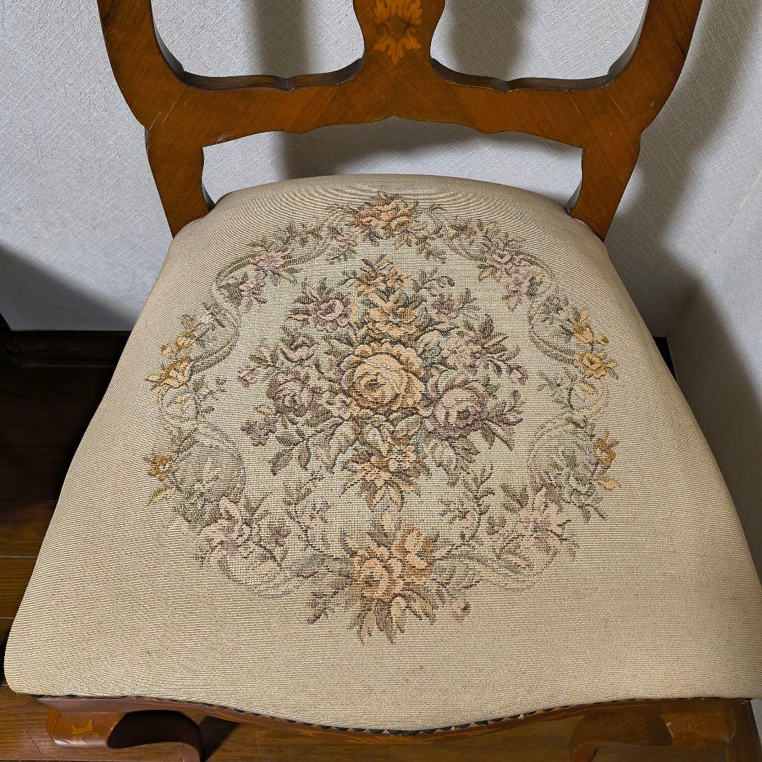 クラシック木製ダイニングチェア