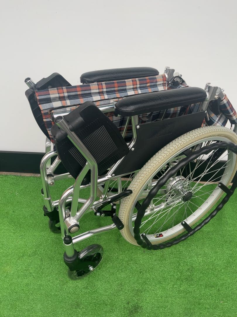 チノンズ 20型タイヤサイズ アルミ製折畳 車椅子 チノンズ 20型タイヤサイズ アルミ製折畳 車椅子