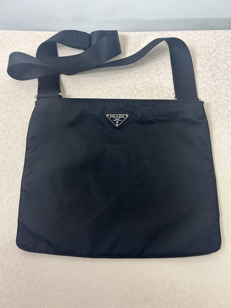 PRADA ブラック ショルダーバッグ