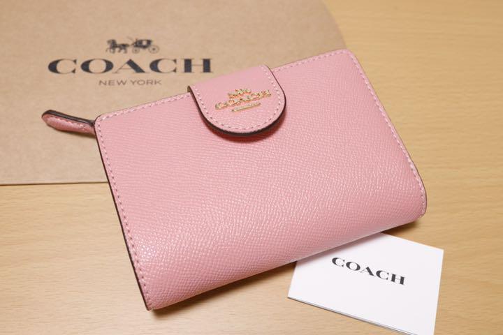 鮮やかでキュートなカラー♡ COACH コーチ 二つ折り 財布 newモデル♪