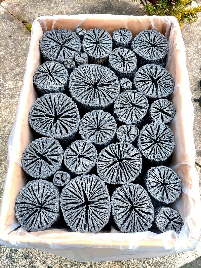 【 伊予の切炭 】太め菊炭特選 約6kg クヌギ炭 伊予の切炭 】太め菊炭特選 約6kg クヌギ炭