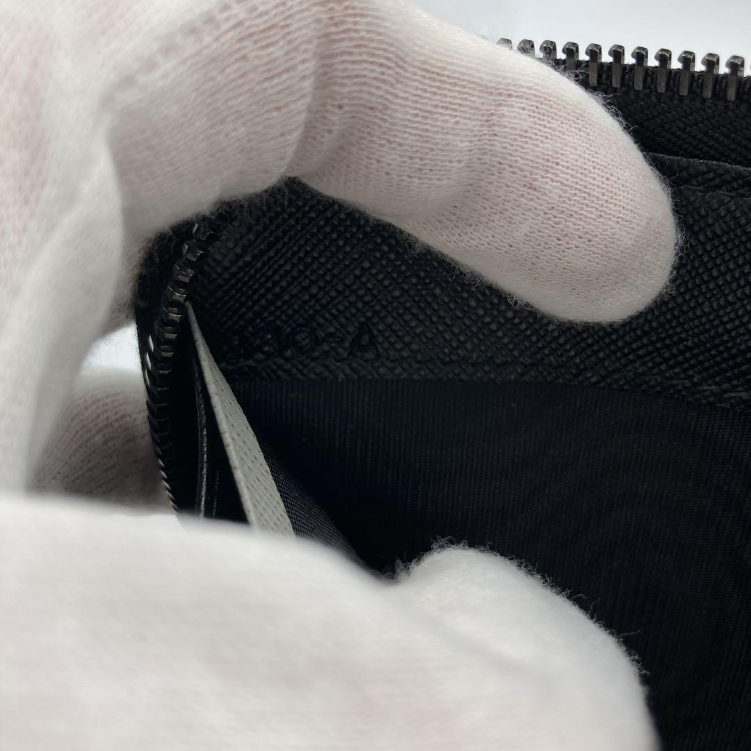 ！新品！　PRADA プラダ　ラウンドファスナー　サフィアーノ