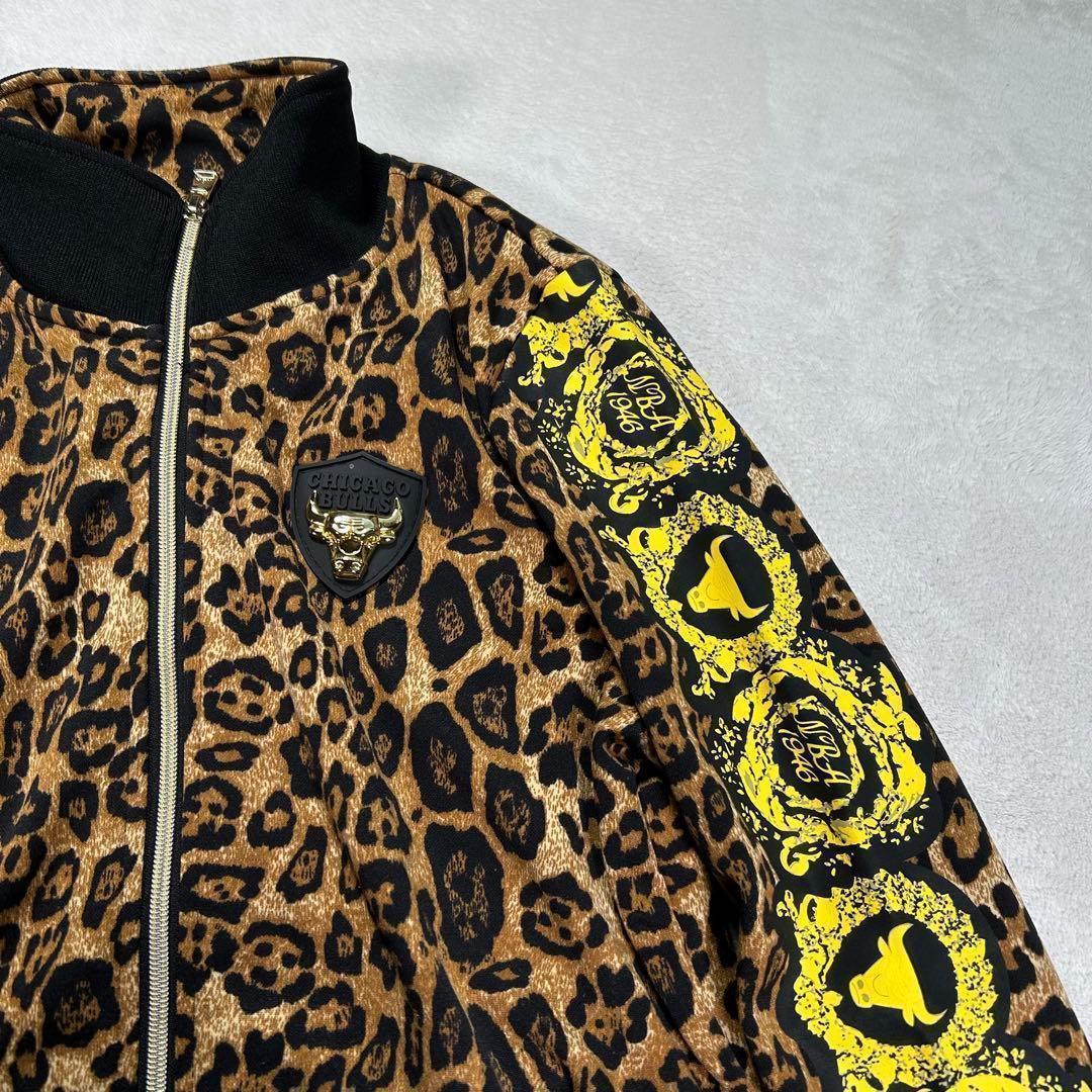 【NBA】トラックジャケット　ヒョウ柄　シカゴブルズ　刺繍 メタルロゴ S
