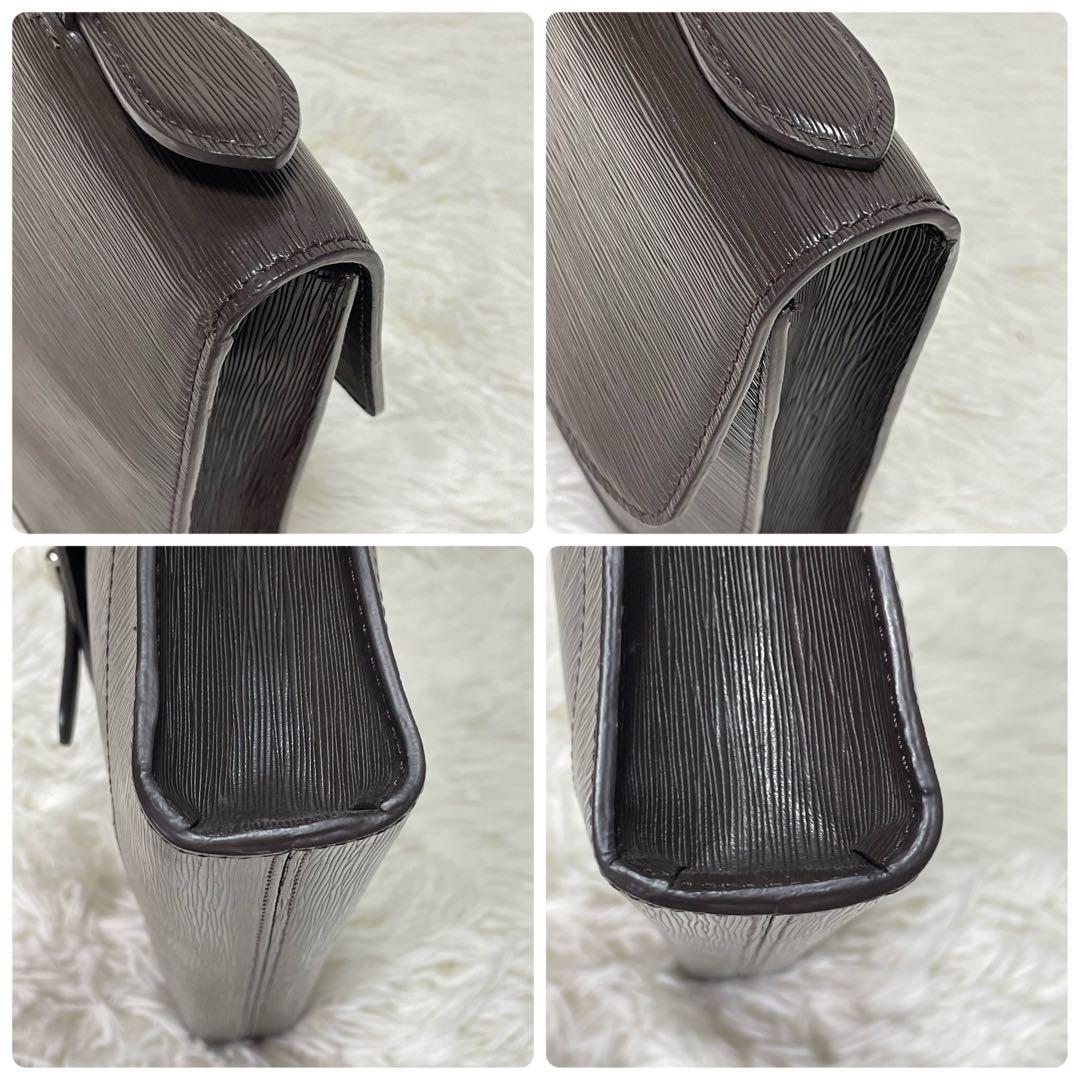 ペッレモルビダ　フラップ クラッチバッグ　キャピターノ　ビームス 別注 ブラウン