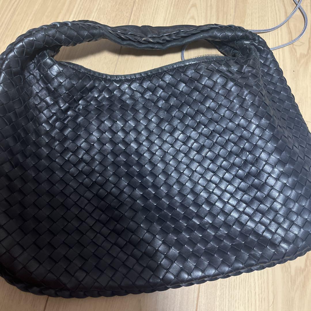 BOTTEGA VENETA ブラックレザー バッグ
