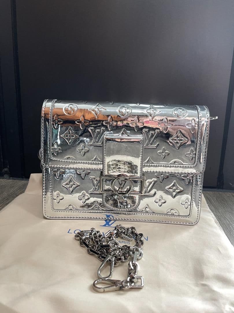 Louis Vuitton シルバー パーティーバッグM04