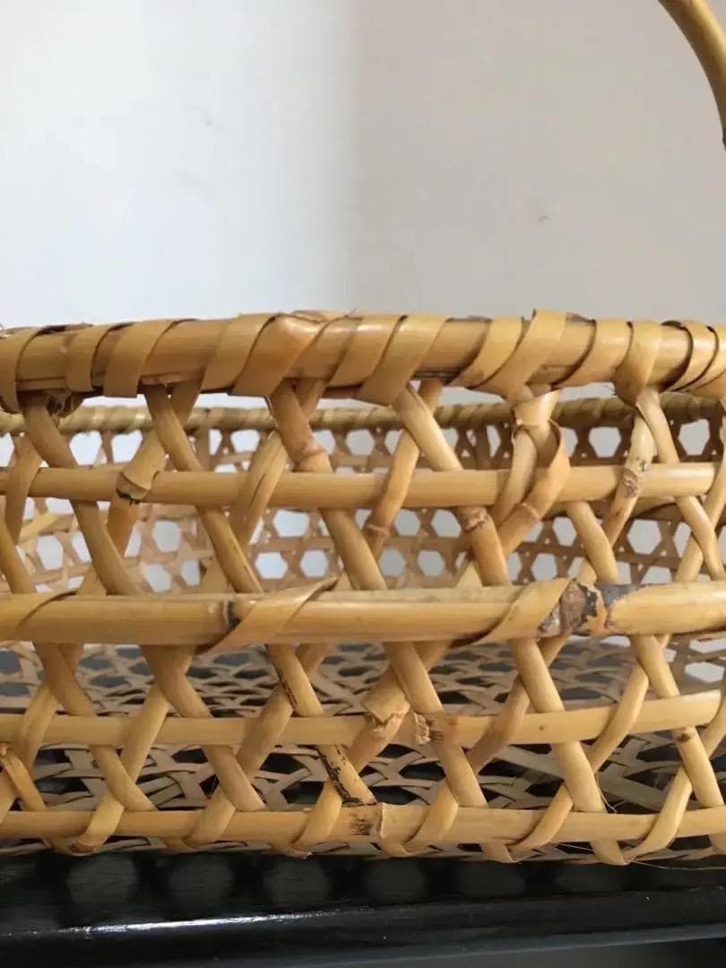 津軽の根曲がり竹細工 持ち手付浅型六角目竹籠 津軽の伝統工芸品 民藝