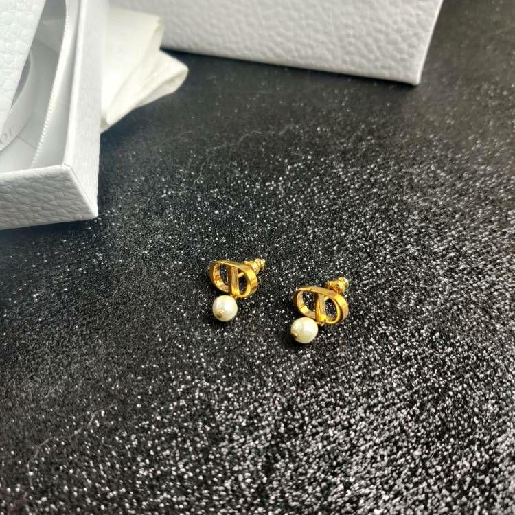 楽天市場】【国内正規品/ラッピング済】 Dior ディオール ピアス