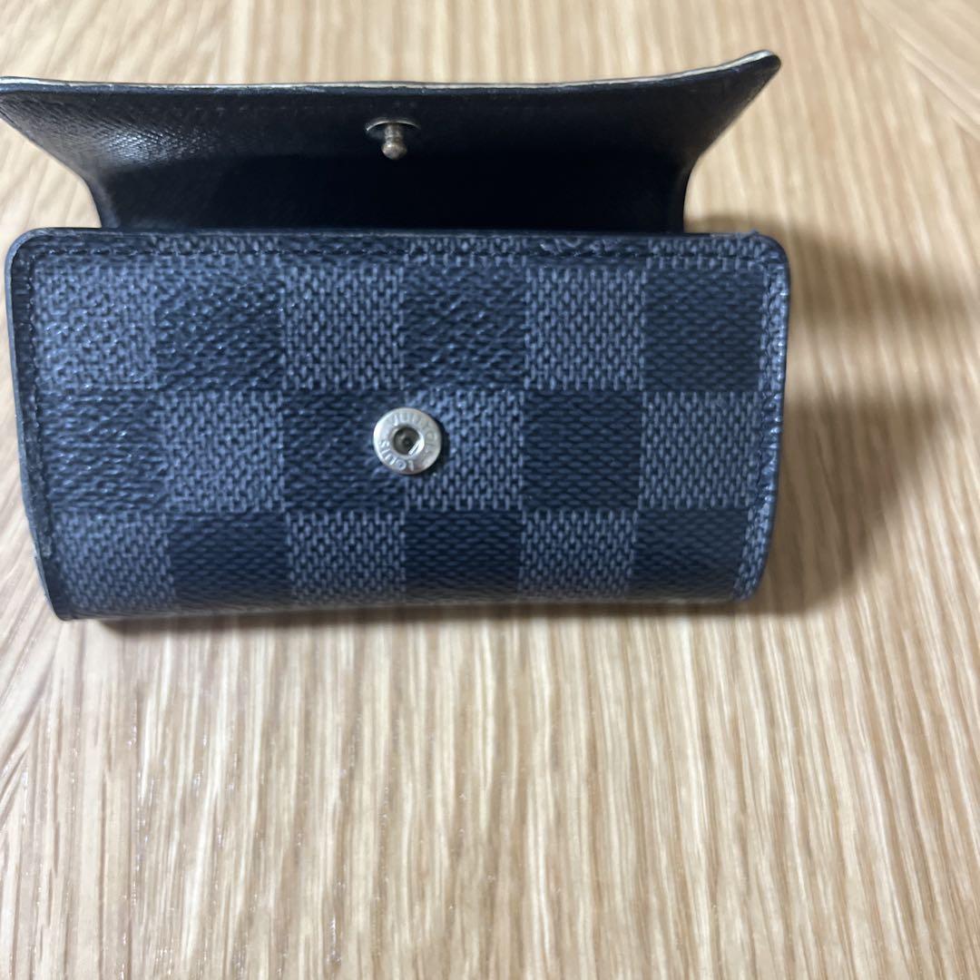 「ゆっきー」LOUIS VUITTON キーケース Louis Vuitton ブラック キーケース