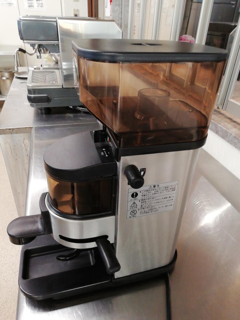 業務用エスプレッソマシン(中古)コーヒーグラインダ(中古)浄水器(新品)付属品