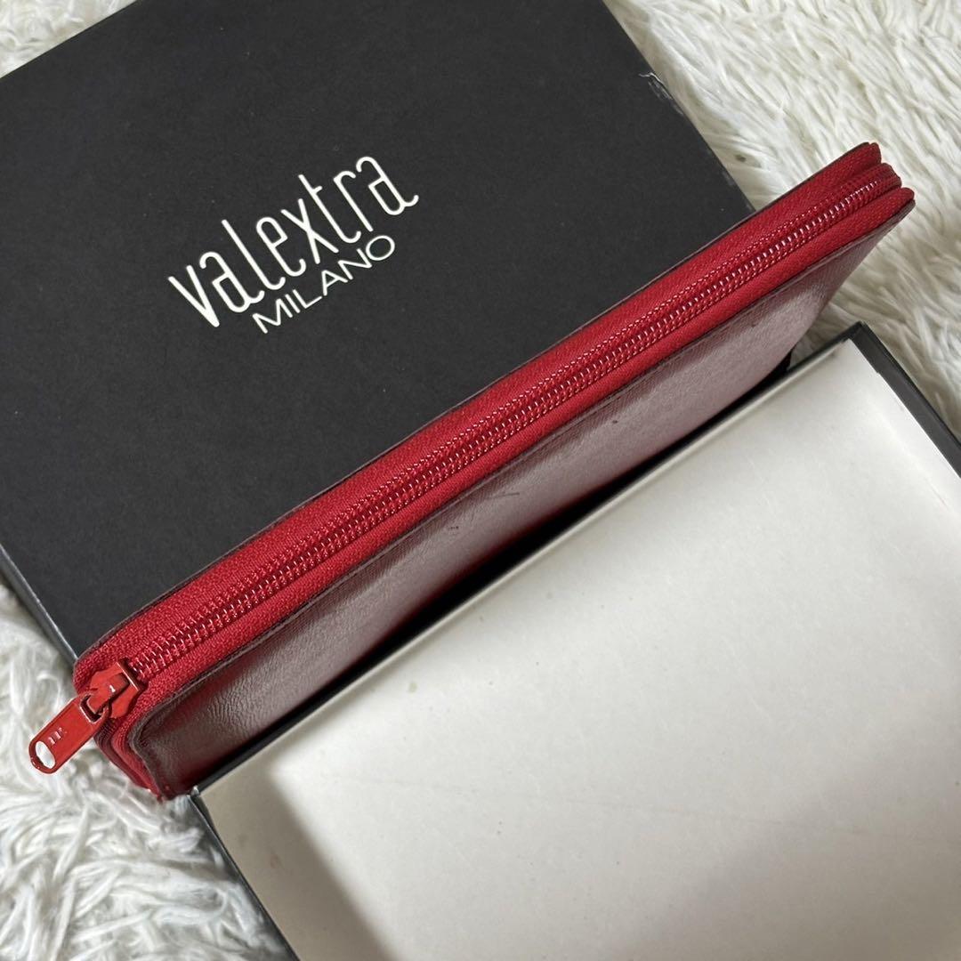 美品✨valextra ヴァレクストラ　クラッチバッグ　ラウンドジップ　レッド