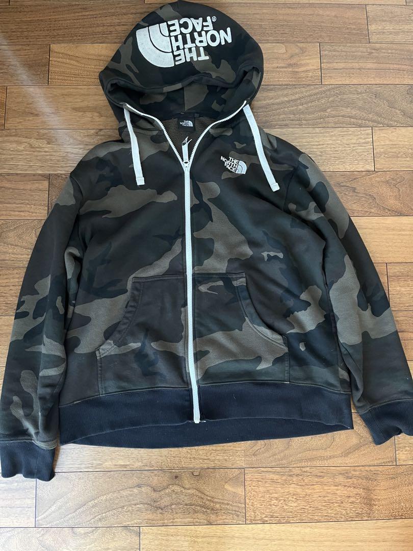 THE NORTH FACE 迷彩柄フルジップリアビュー