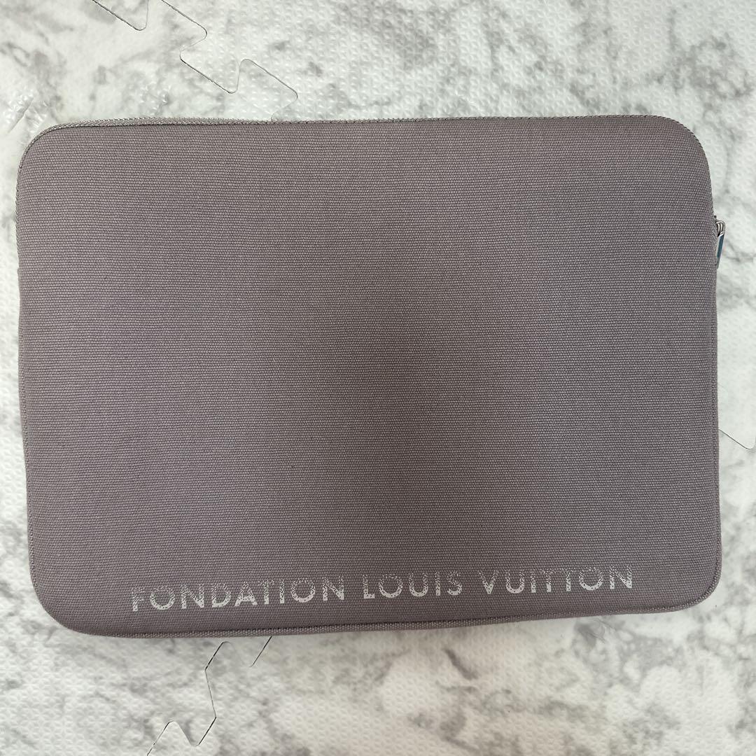 ルイヴィトンFondation Louis Vuitton ノートPCケース
