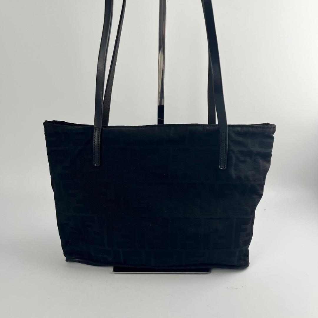Fendi ブラック トートバッグ - メルカリ