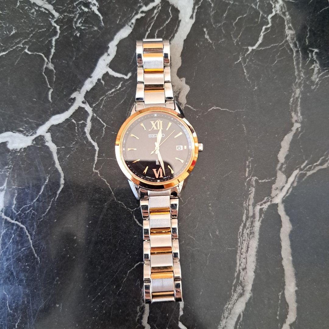 SEIKO 電波腕時計 ブラック&ゴールド